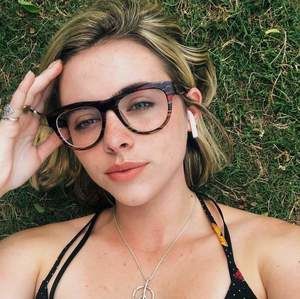 Meet your Posher, Christen